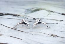 Cargar imagen en el visor de la galería, Dolphin Stud Earrings