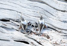 Cargar imagen en el visor de la galería, Mobula Hook Earrings