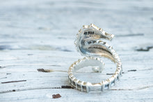 Cargar imagen en el visor de la galería, Seahorse Ring
