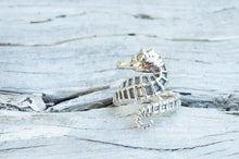 Cargar imagen en el visor de la galería, Seahorse Ring