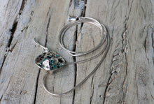 Cargar imagen en el visor de la galería, Stingray Pendant