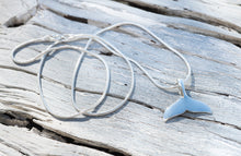 将图片加载到图库查看器，Whale Fluke Necklace
